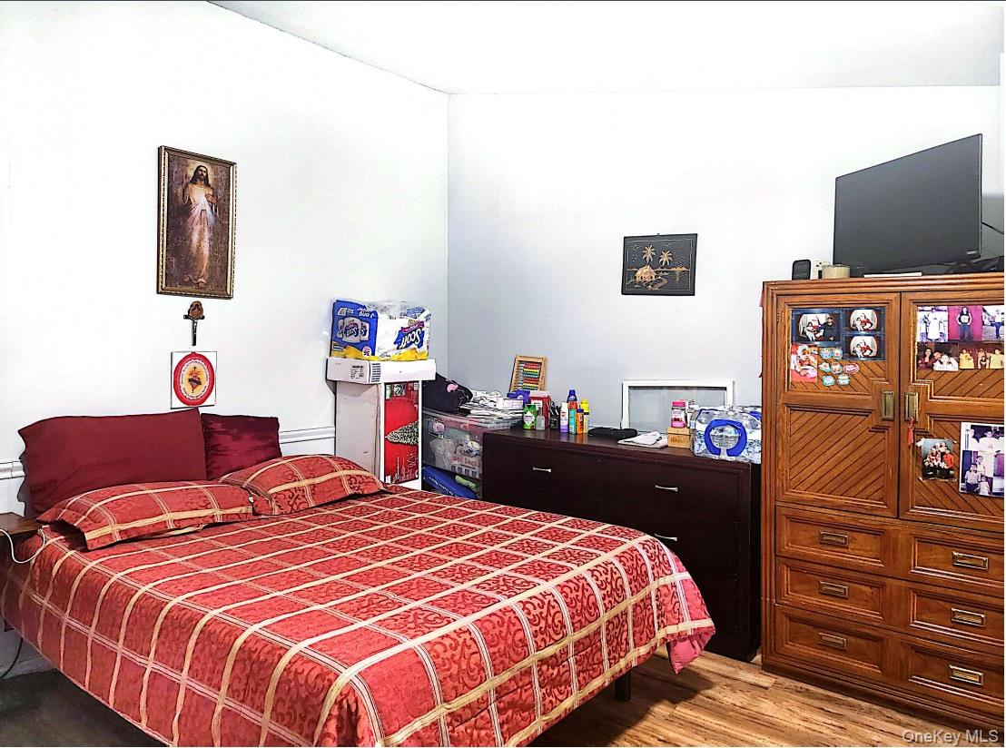 #12 photo, 112 S Bedford Avenue, Islandia , NY 11749