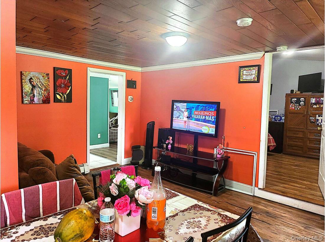 #8 photo, 112 S Bedford Avenue, Islandia , NY 11749