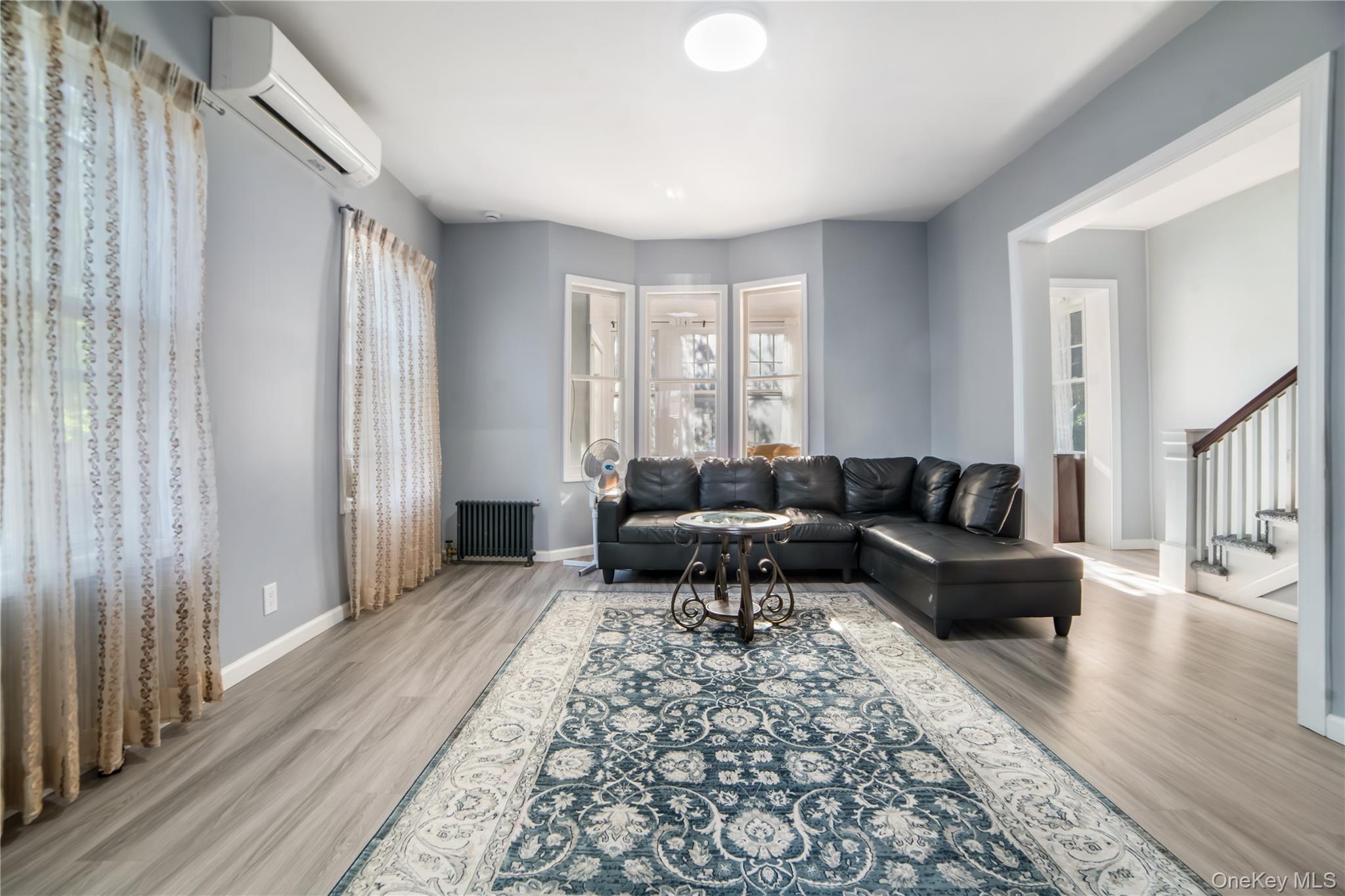 #4 photo, 7 Willis Avenue, Floral Park , NY 11001