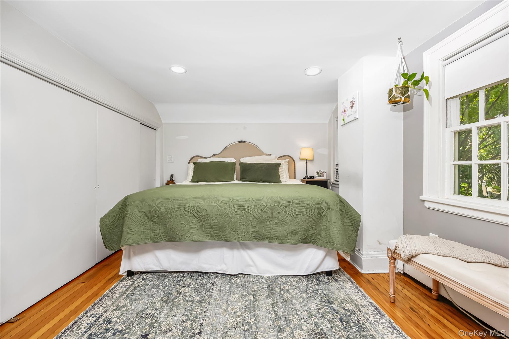 #18 photo, 16 Rider Avenue, Malverne , NY 11565