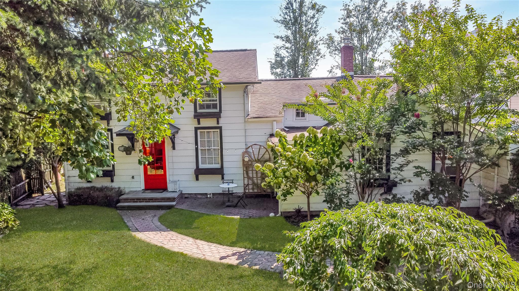 #2 photo, 16 Rider Avenue, Malverne , NY 11565