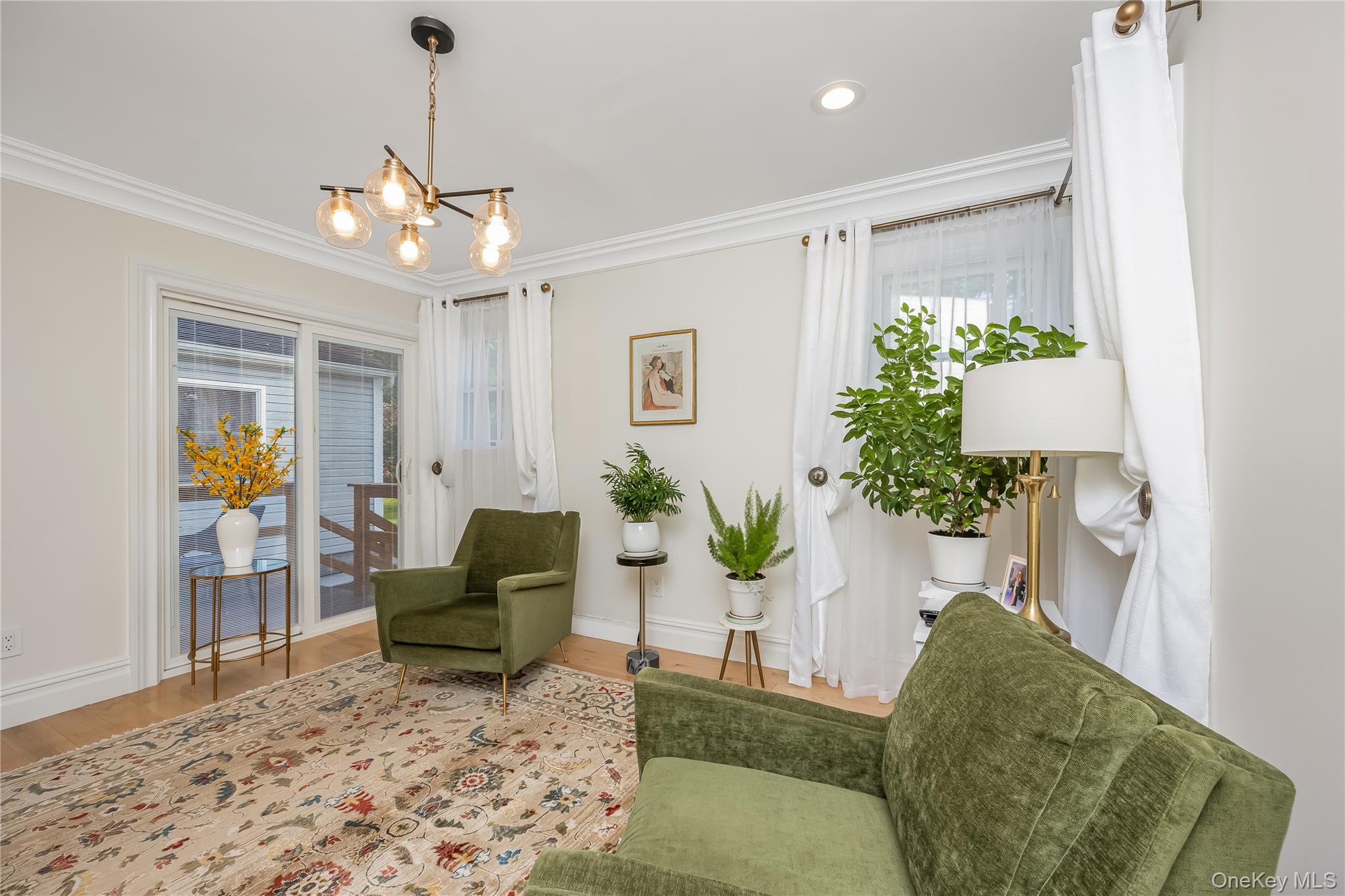 #18 photo, 2 Hamilton Street, Farmingdale , NY 11735