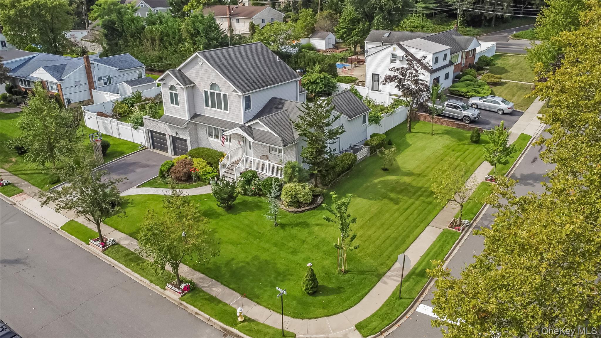 #3 photo, 2 Hamilton Street, Farmingdale , NY 11735