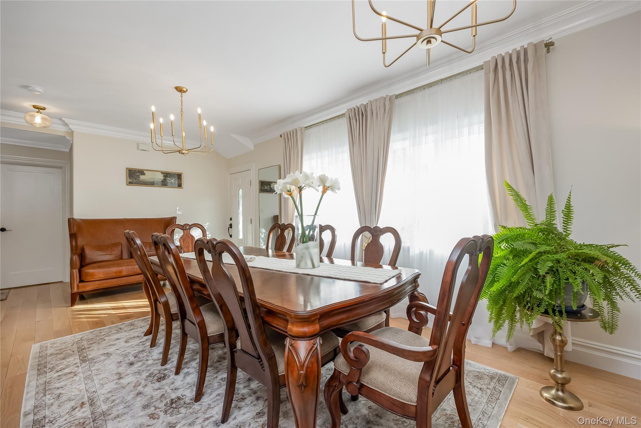 #8 photo, 2 Hamilton Street, Farmingdale , NY 11735