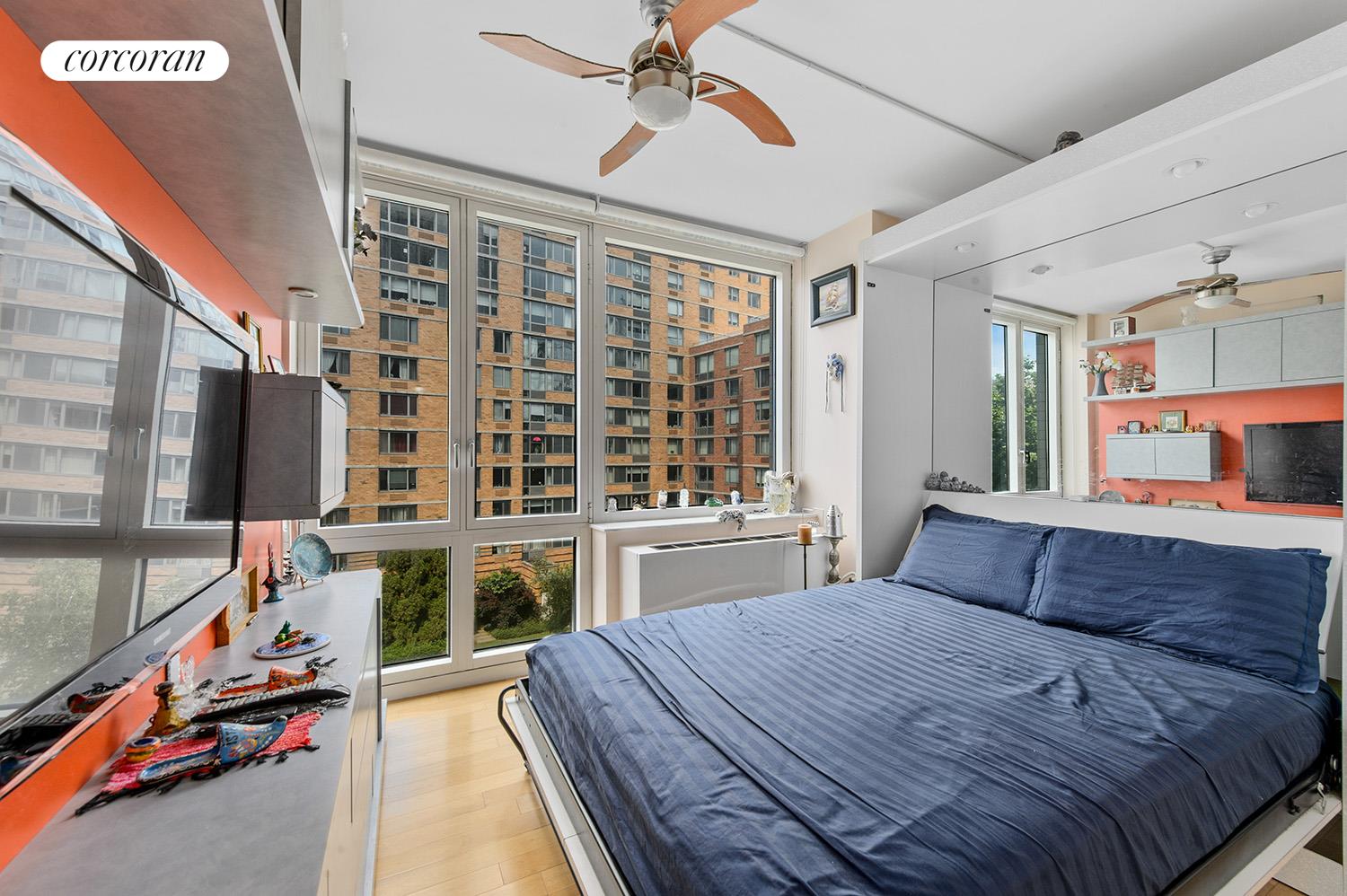 #5 photo, New York City, マンハッタン Roosevelt Island , NY 10044