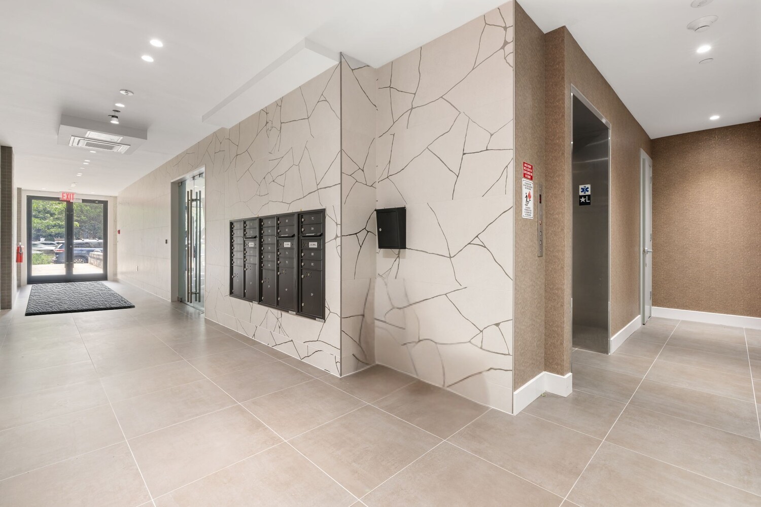 #19 photo, 379 OCEAN Parkway, Kensington , NY 11218