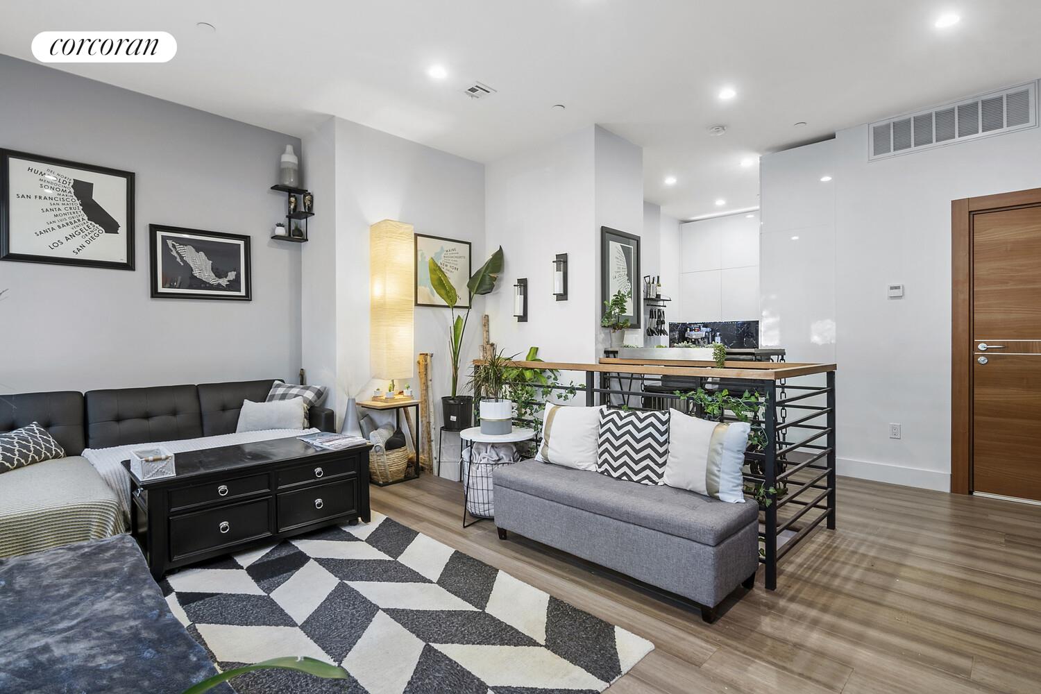 #3 photo, 25-63 38TH Street, クイーンズ区 Astoria , NY 11103