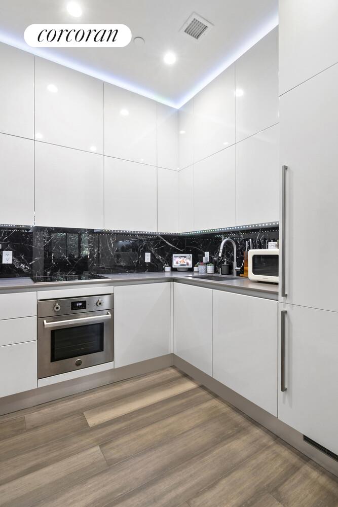 #5 photo, 25-63 38TH Street, クイーンズ区 Astoria , NY 11103