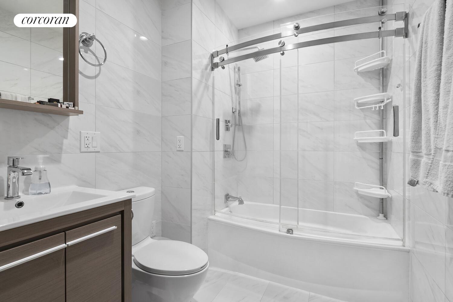 #9 photo, 25-63 38TH Street, クイーンズ区 Astoria , NY 11103