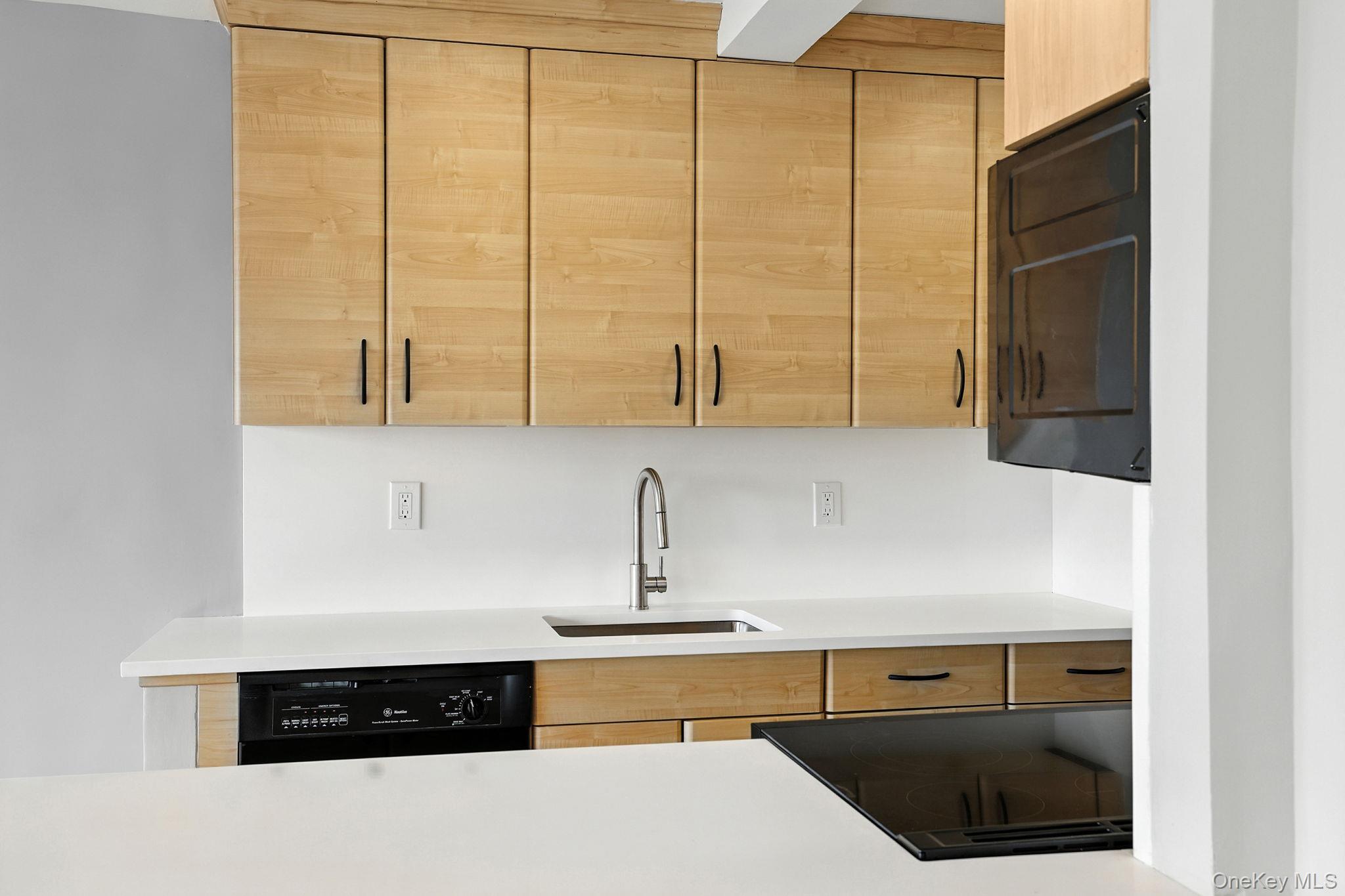 #4 photo, 12 Old Mamaroneck Road, White Plains , NY 10605