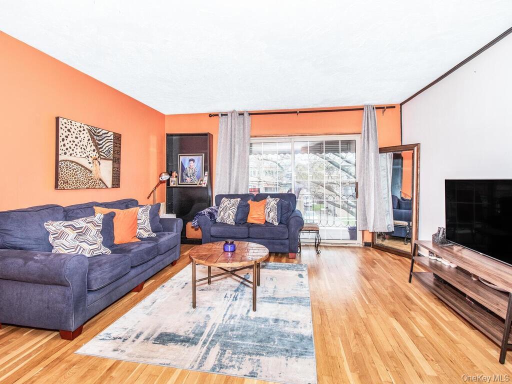 #1 photo, 4345 Baychester Avenue, Bronx , NY 10466