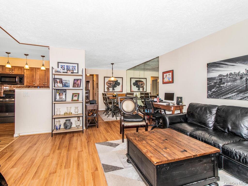 #7 photo, 4345 Baychester Avenue, Bronx , NY 10466