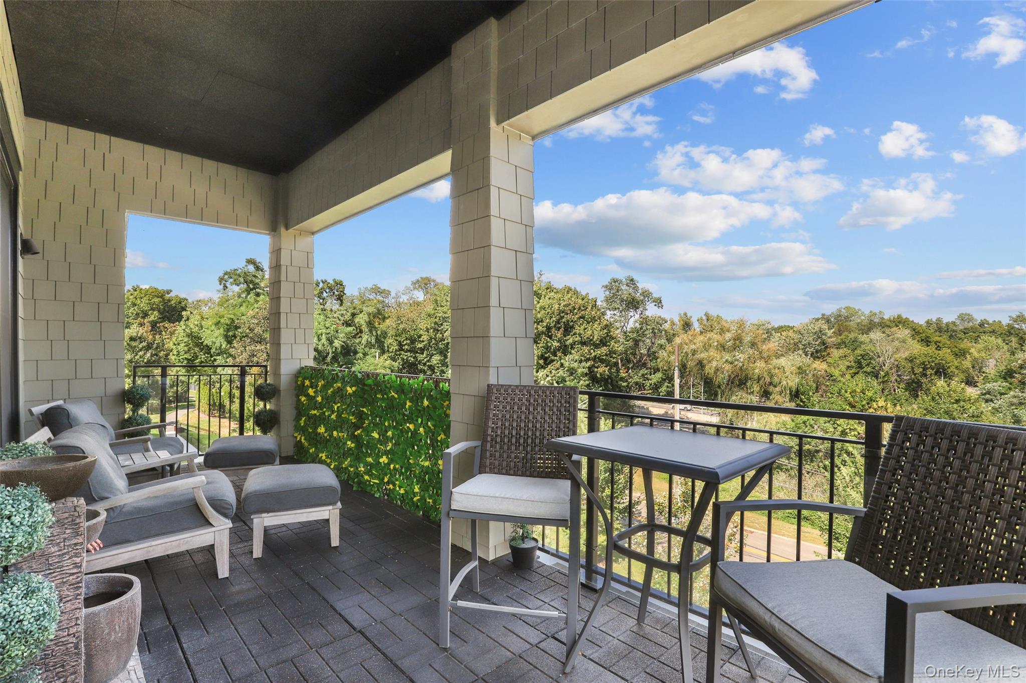 #11 photo, 120 Old Post Road, Rye , NY 10580