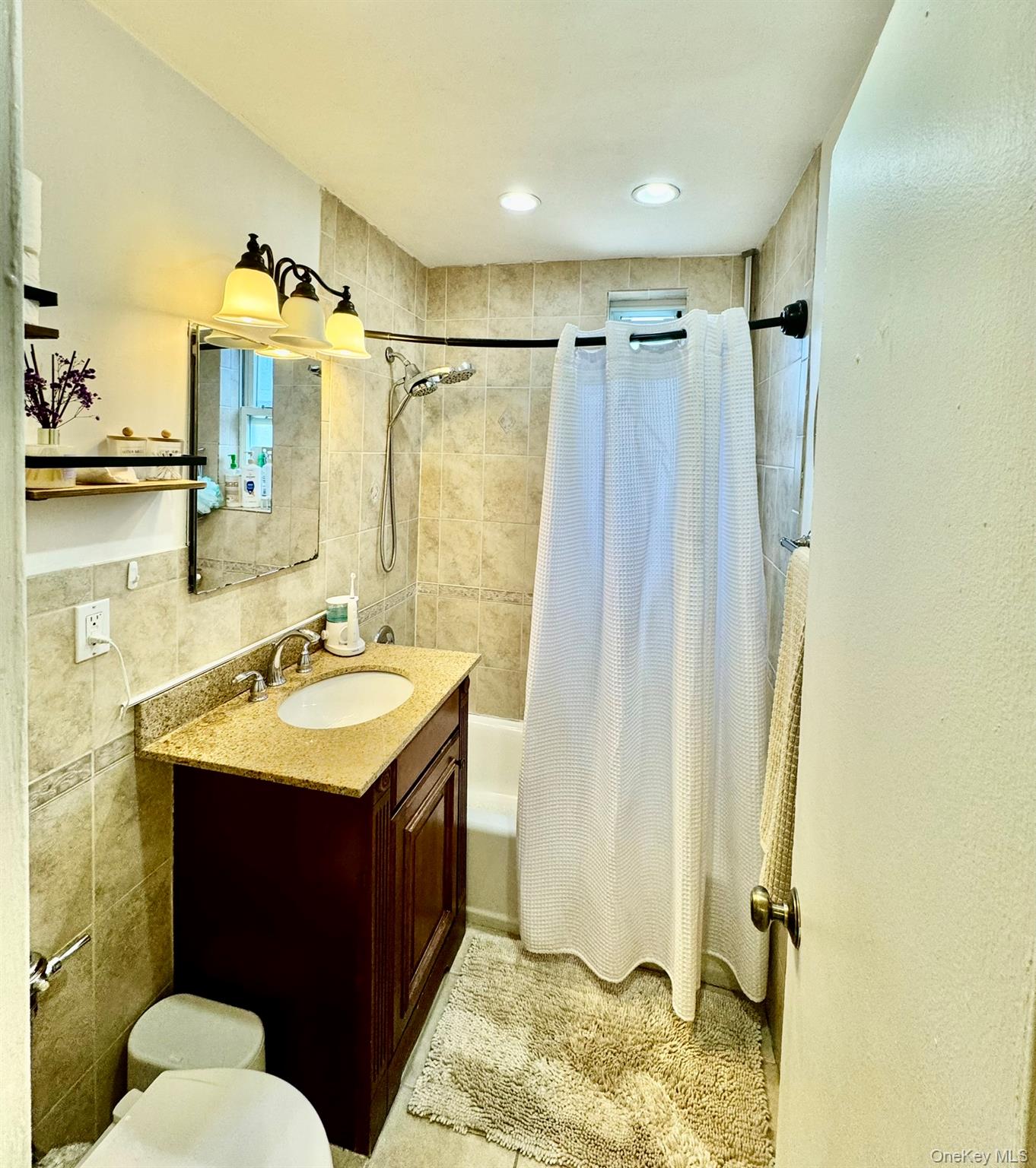 #7 photo, 245 Rumsey Road, Yonkers , NY 10701