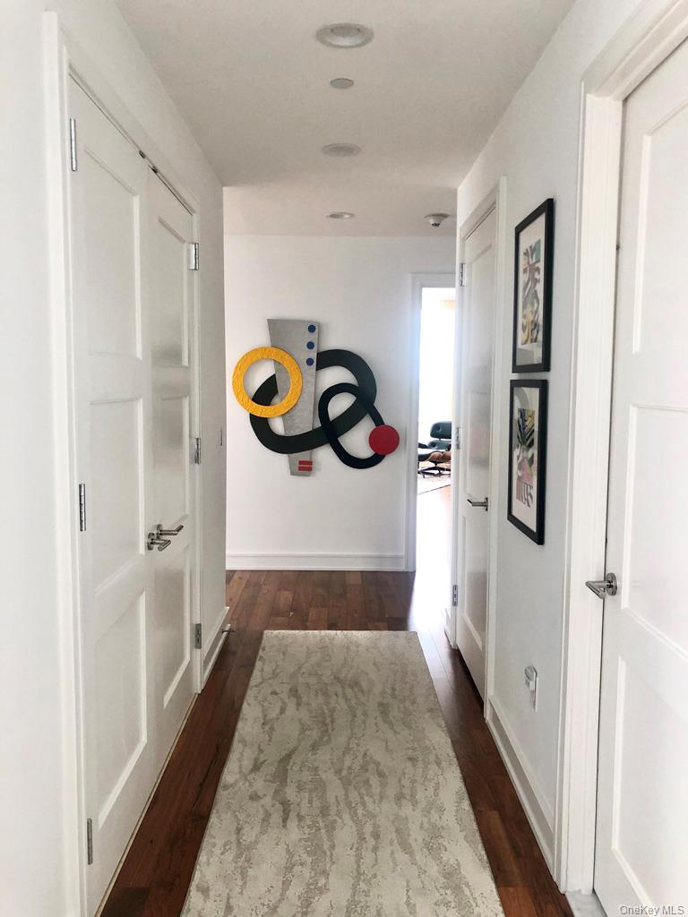 #10 photo, 5 Renaissance Square, White Plains , NY 10601