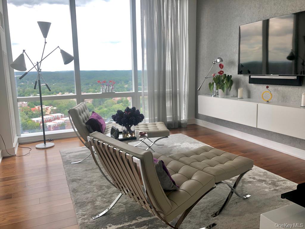 #18 photo, 5 Renaissance Square, White Plains , NY 10601