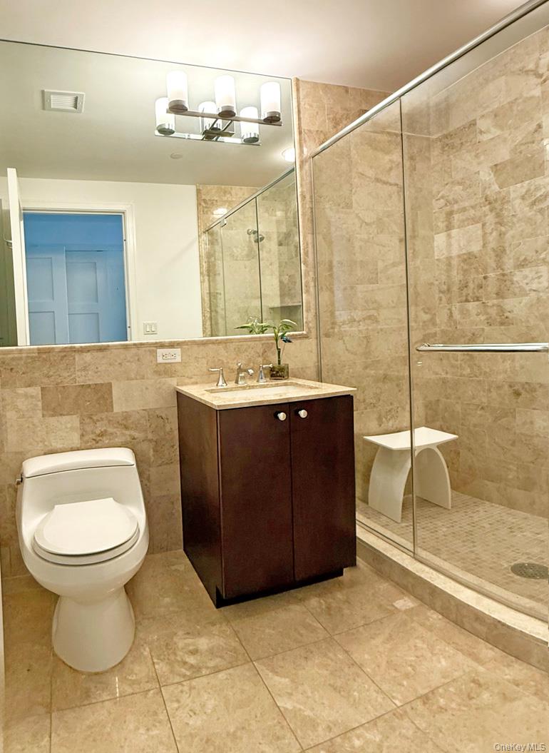 #20 photo, 5 Renaissance Square, White Plains , NY 10601