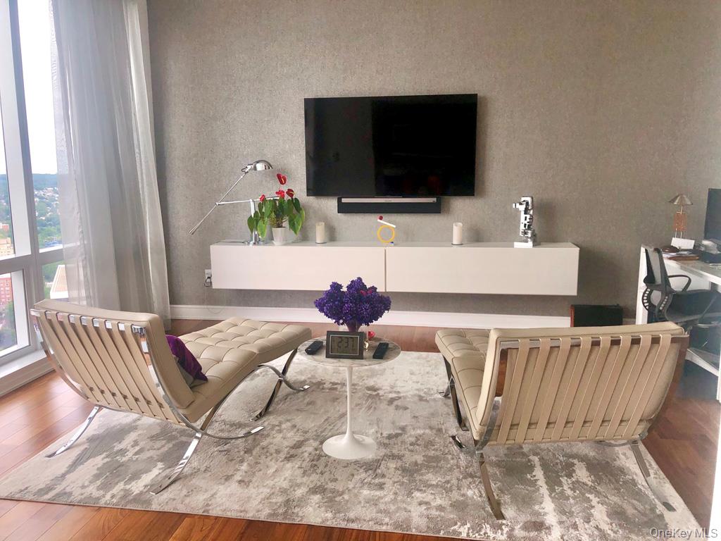 #5 photo, 5 Renaissance Square, White Plains , NY 10601