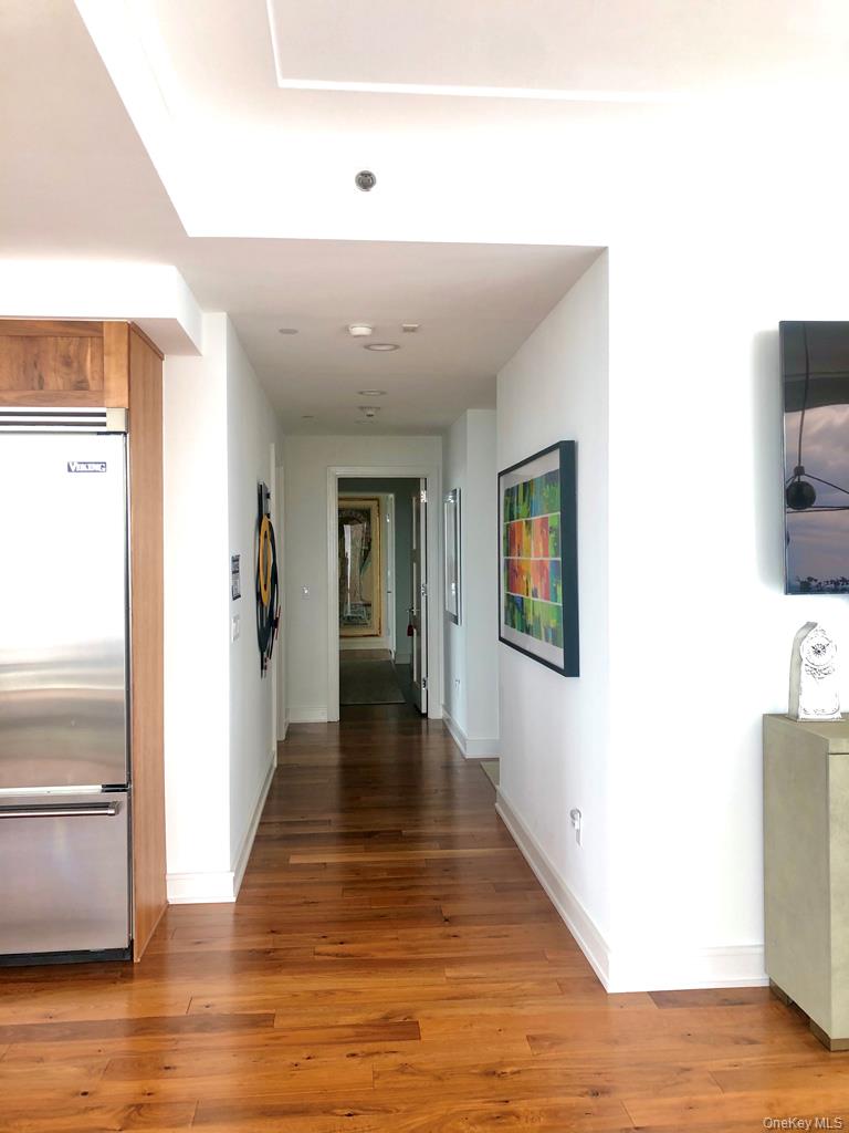 #9 photo, 5 Renaissance Square, White Plains , NY 10601