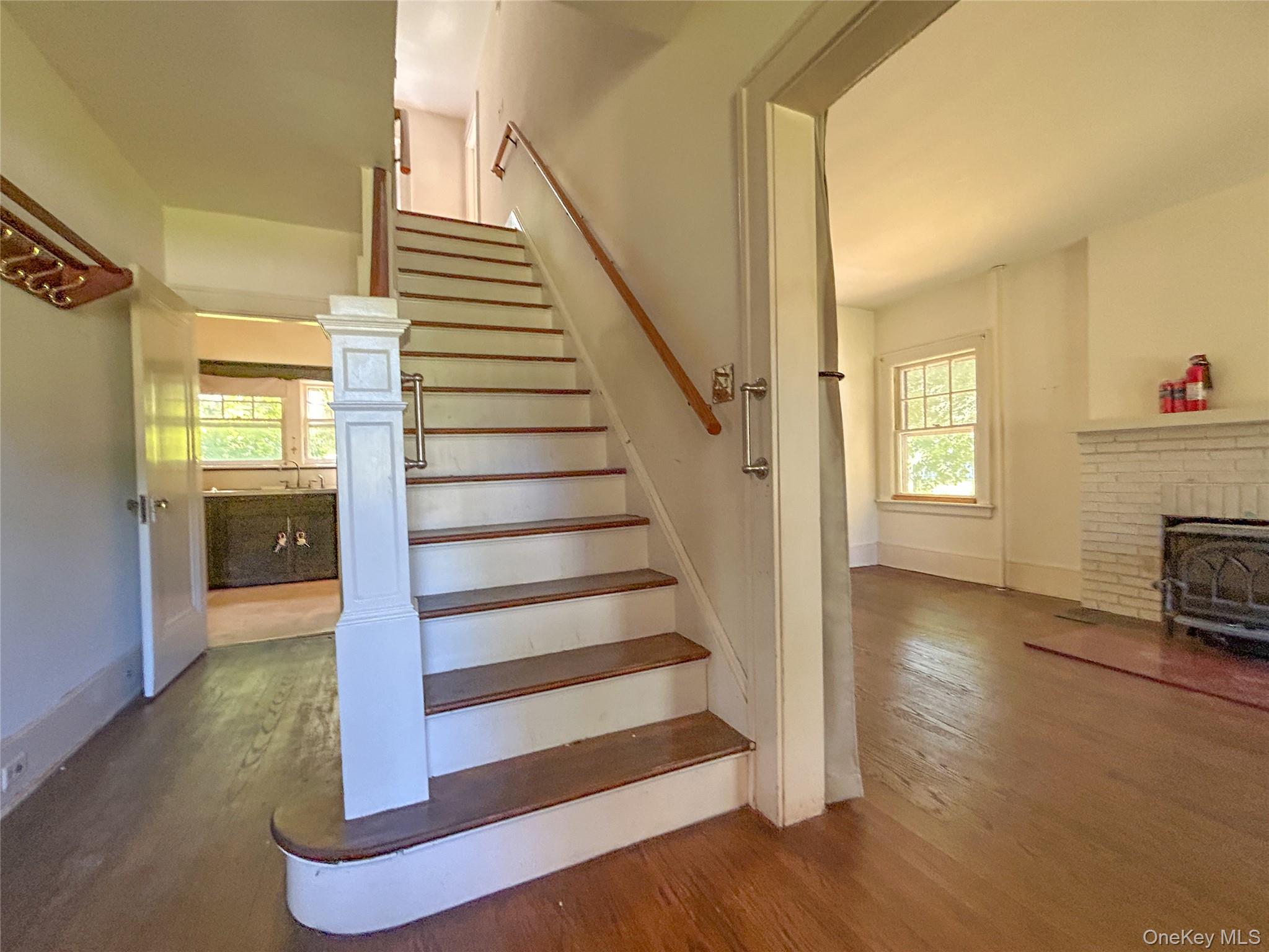 #2 photo, 18 Beechwood Park, Poughkeepsie , NY 12601