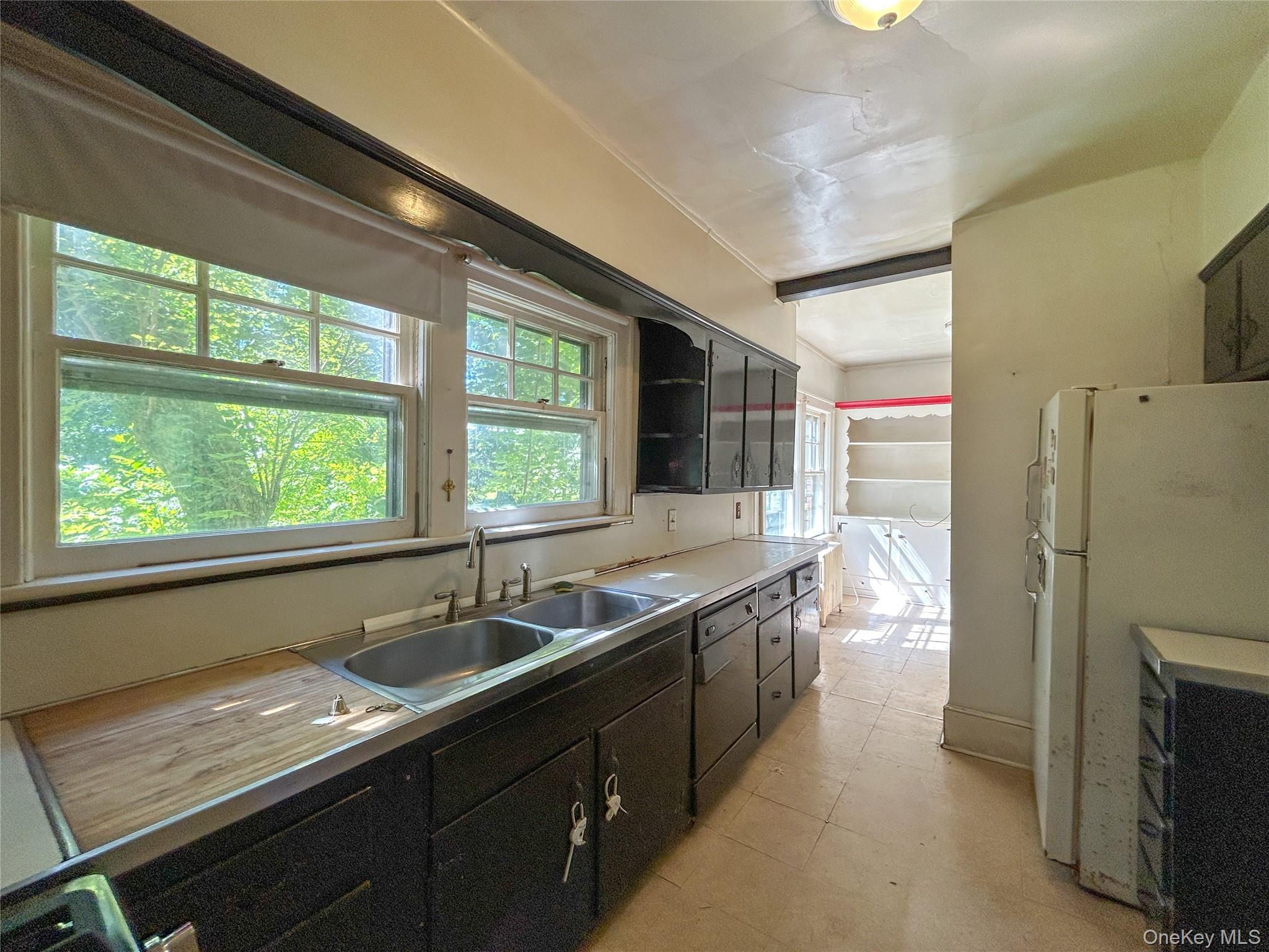 #8 photo, 18 Beechwood Park, Poughkeepsie , NY 12601