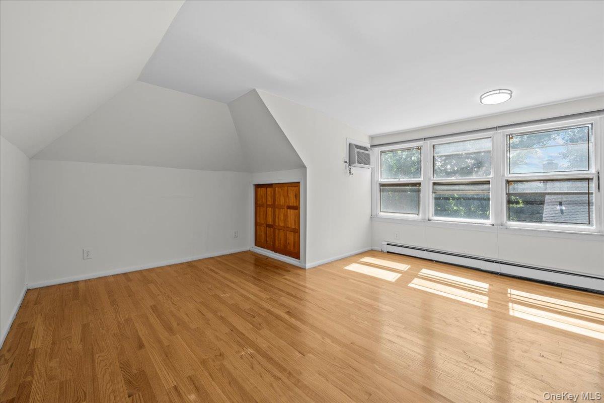 #19 photo, 2710 Edgehill Avenue, Bronx , NY 10463