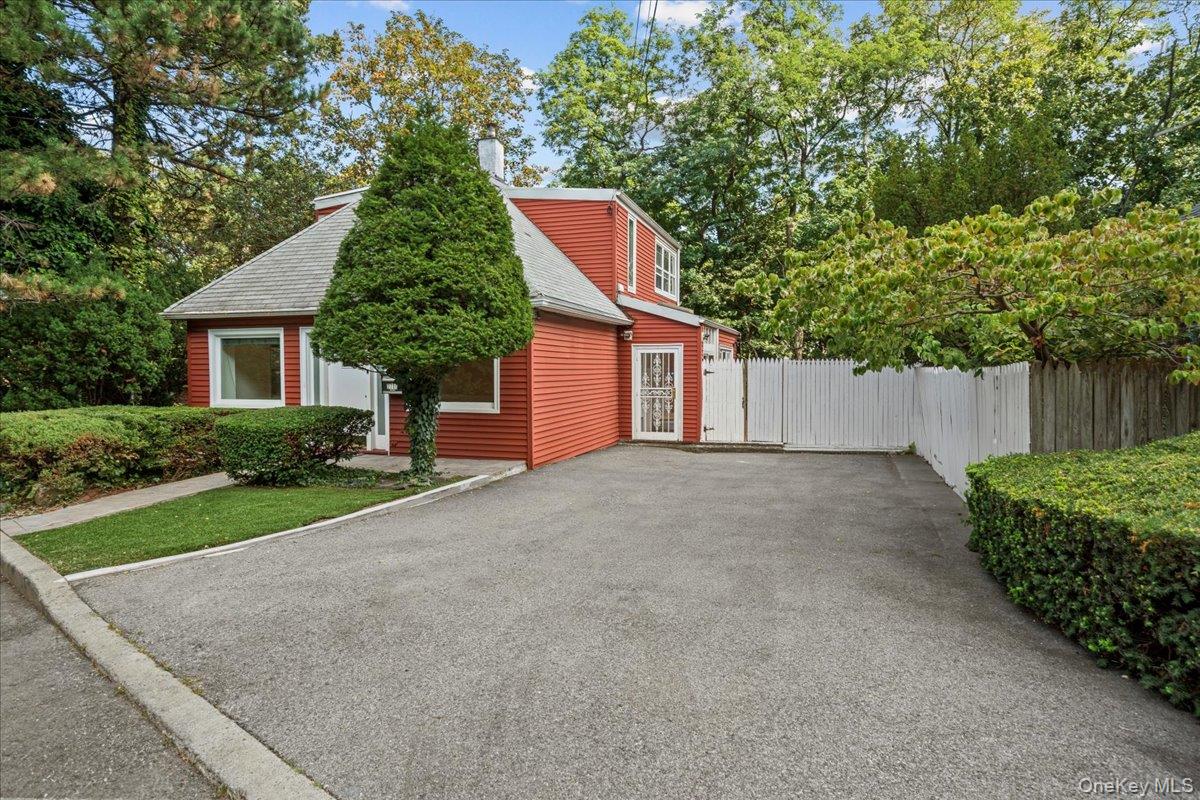 #2 photo, 2710 Edgehill Avenue, Bronx , NY 10463