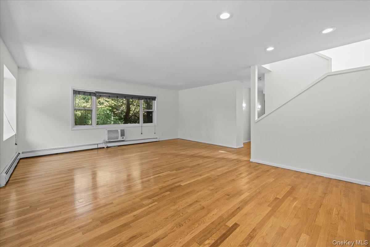 #4 photo, 2710 Edgehill Avenue, Bronx , NY 10463