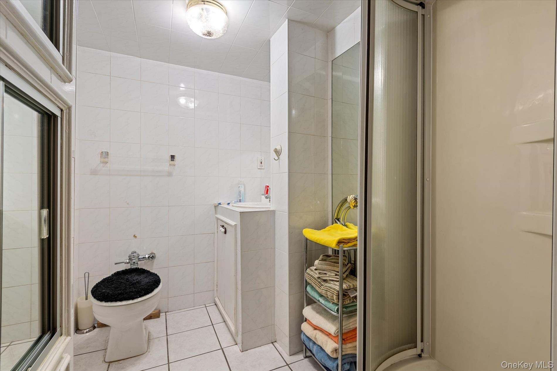 #16 photo, 30-63 85th Street, クイーンズ区 East Elmhurst , NY 11370