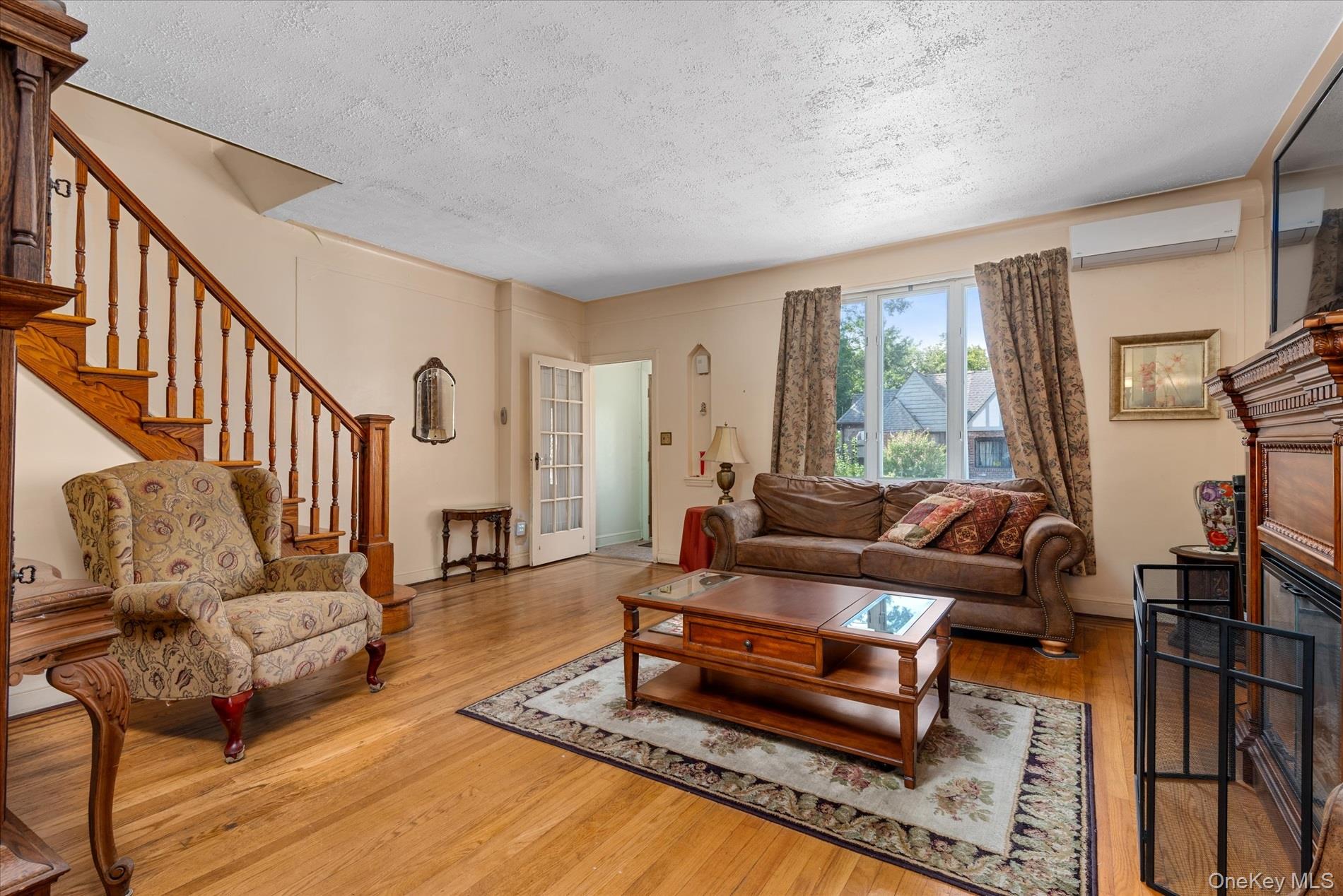 #4 photo, 30-63 85th Street, クイーンズ区 East Elmhurst , NY 11370