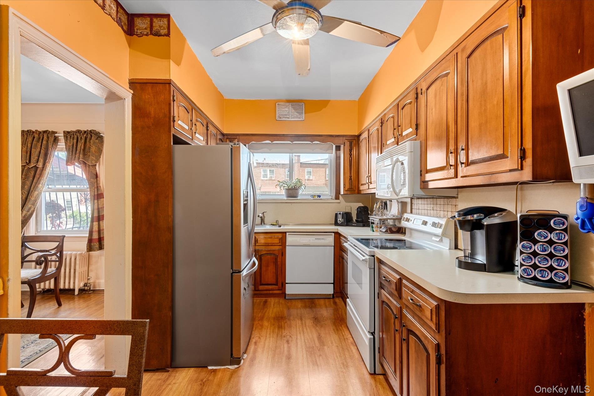 #8 photo, 30-63 85th Street, クイーンズ区 East Elmhurst , NY 11370