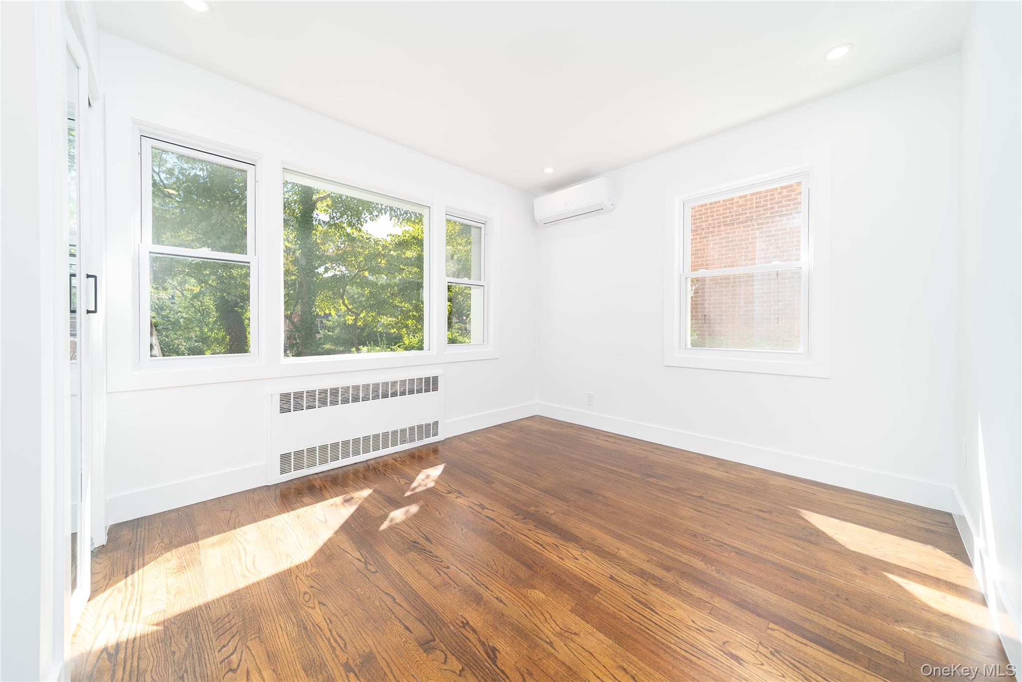 #15 photo, 8632 Midland Parkway, Jamaica , NY 11432