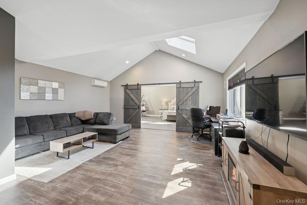 #12 photo, 30 Lone Oak Path, Smithtown , NY 11787