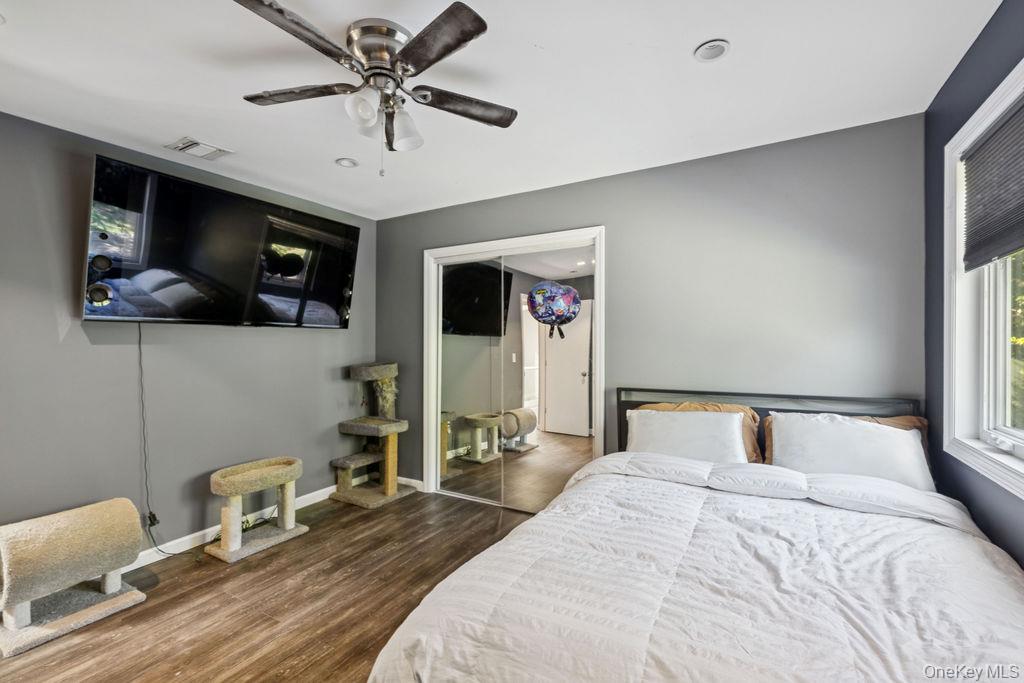 #17 photo, 30 Lone Oak Path, Smithtown , NY 11787