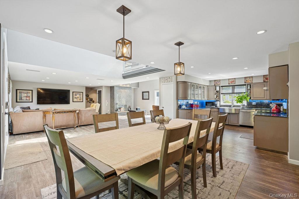 #6 photo, 30 Lone Oak Path, Smithtown , NY 11787