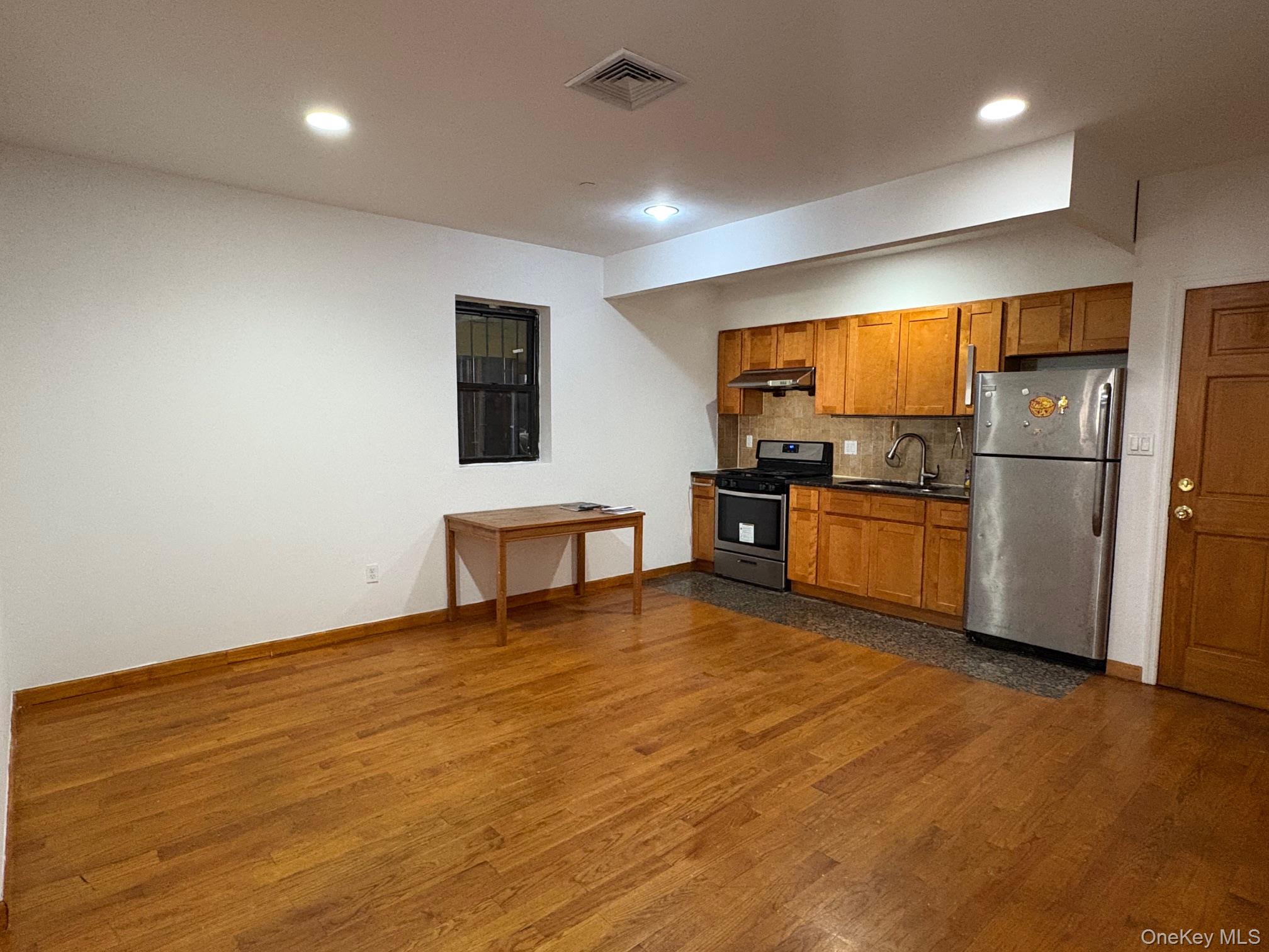 #1 photo, 3111 Linden Place, クイーンズ区 Flushing , NY 11354