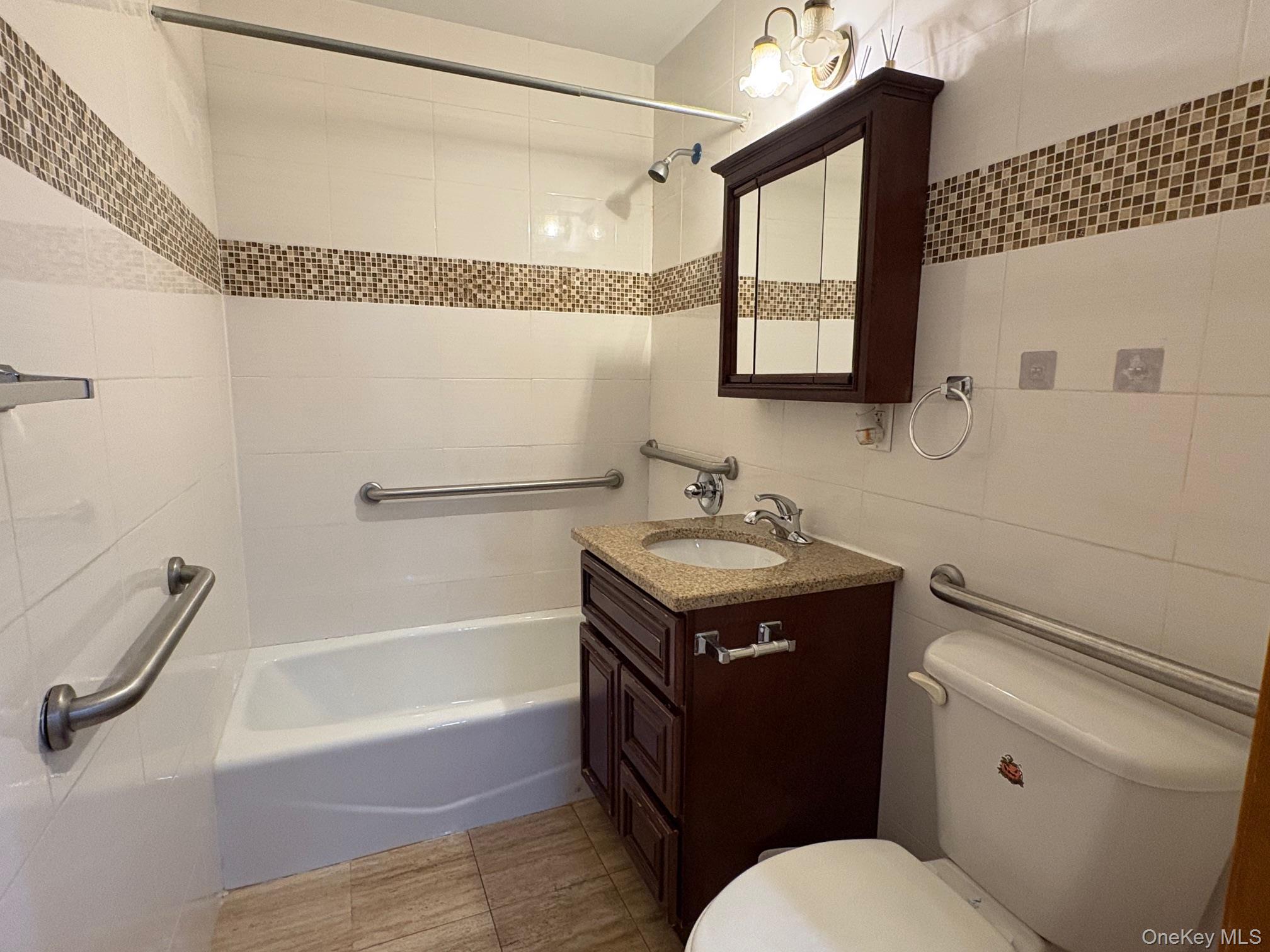 #4 photo, 3111 Linden Place, クイーンズ区 Flushing , NY 11354