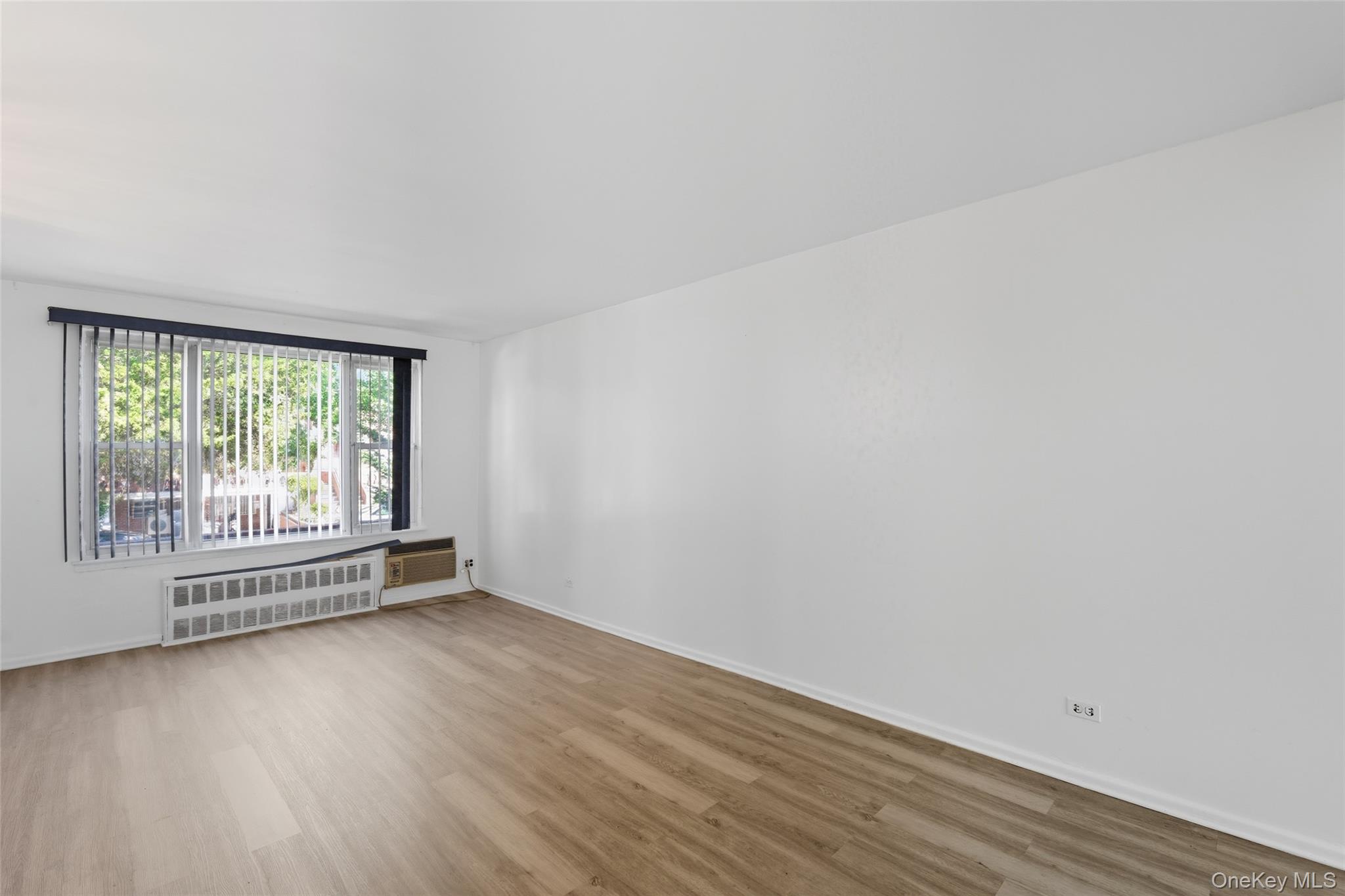 #10 photo, 2540 88 Street, クイーンズ区 East Elmhurst , NY 11369