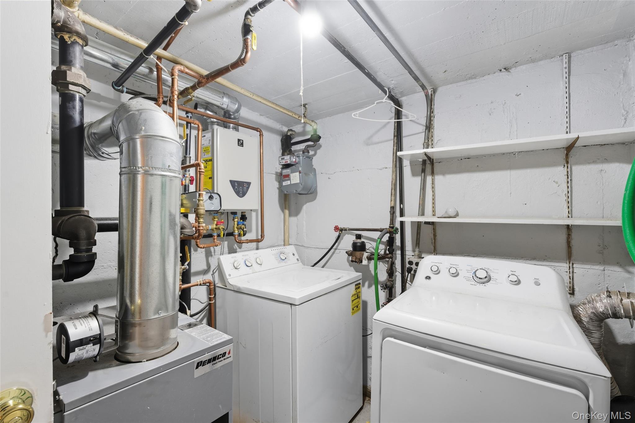 #16 photo, 2540 88 Street, クイーンズ区 East Elmhurst , NY 11369