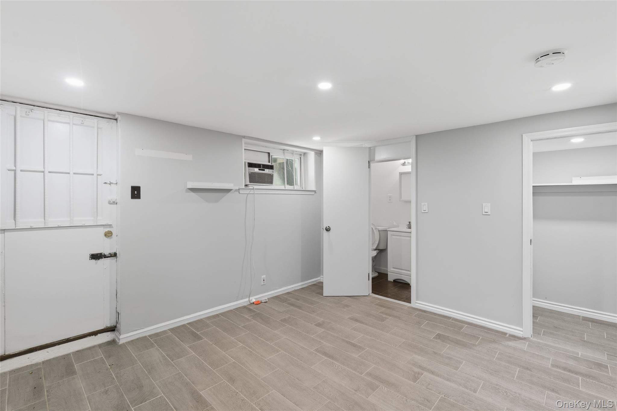 #18 photo, 2540 88 Street, クイーンズ区 East Elmhurst , NY 11369