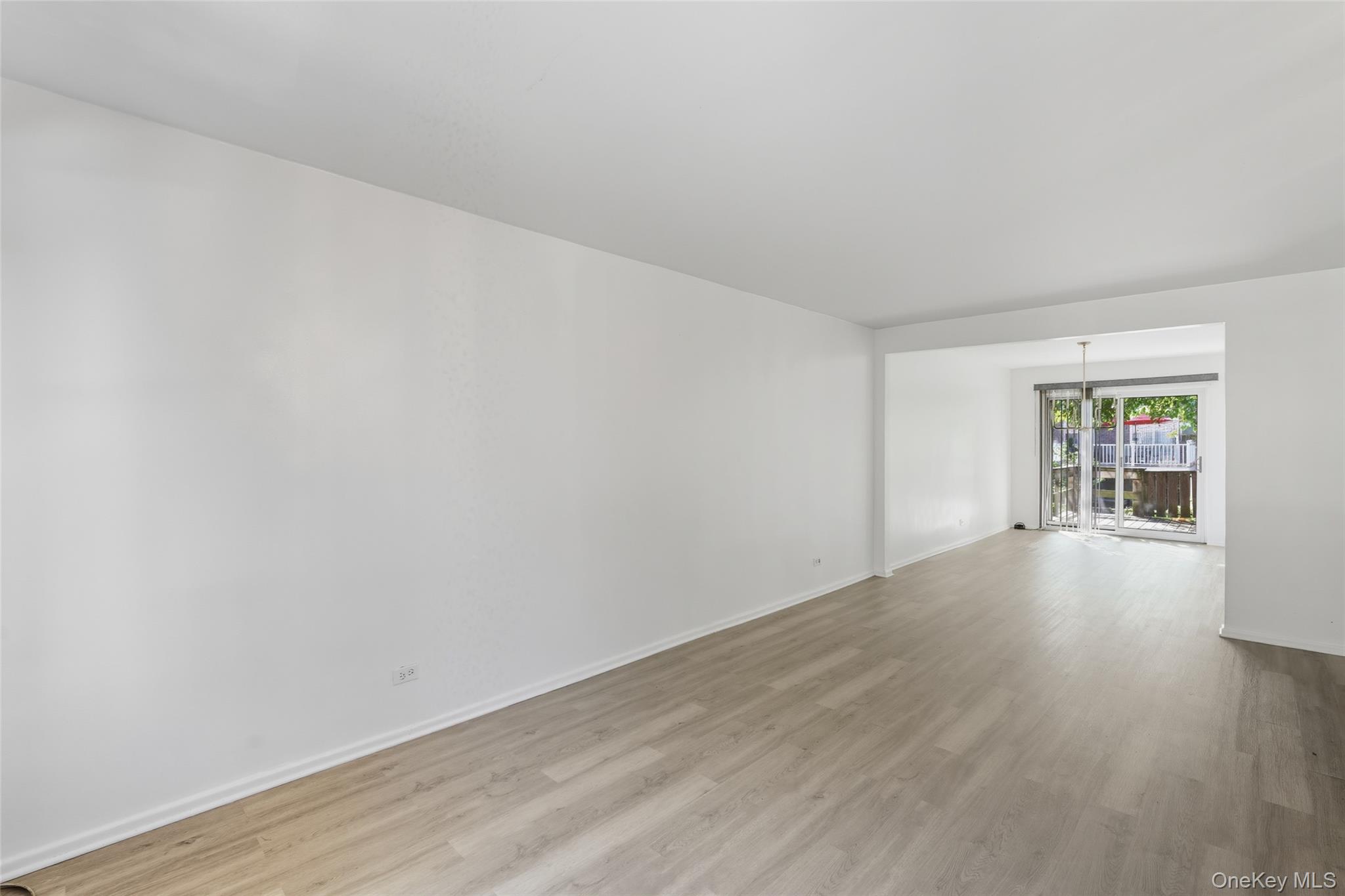 #8 photo, 2540 88 Street, クイーンズ区 East Elmhurst , NY 11369