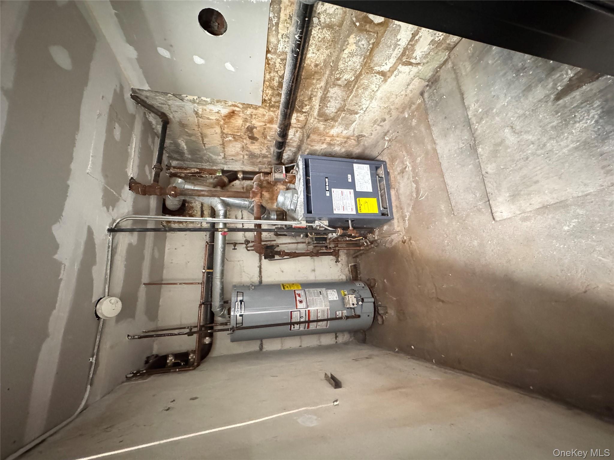 #11 photo, 67-05 Roosevelt Ave, Woodside , NY 11377