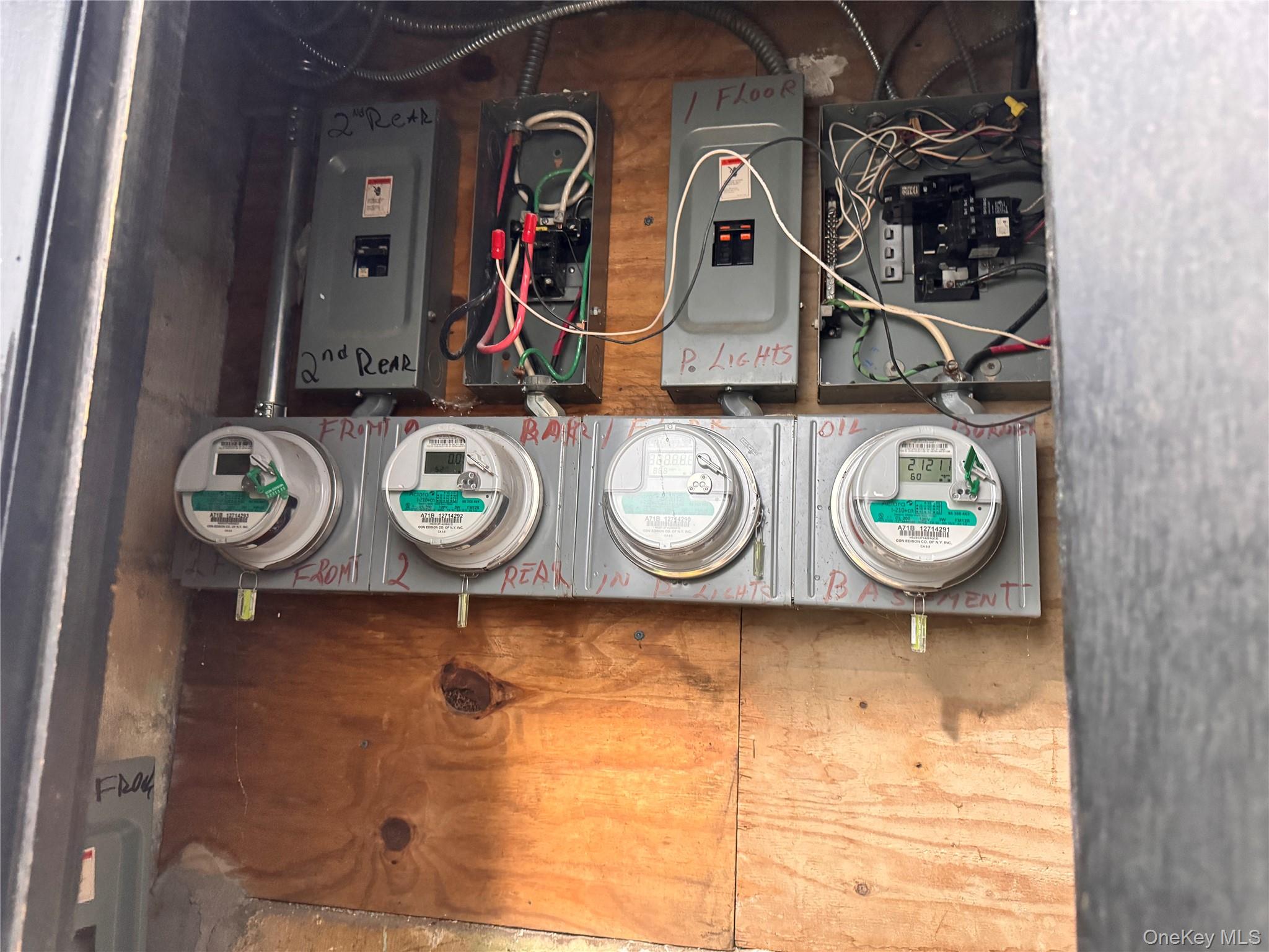 #12 photo, 67-05 Roosevelt Ave, Woodside , NY 11377