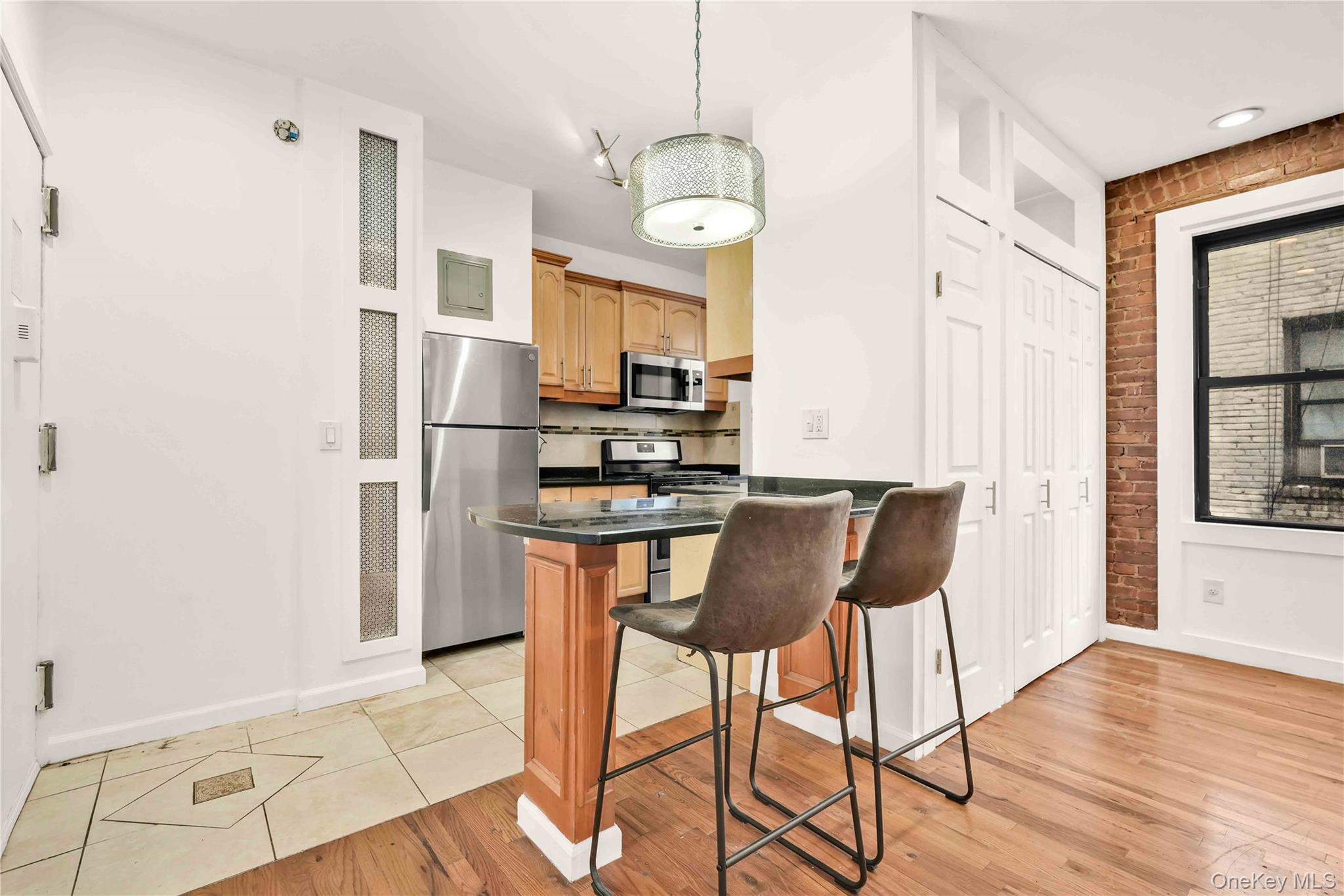 #1 photo, 21-28 35th, Astoria , NY 11105