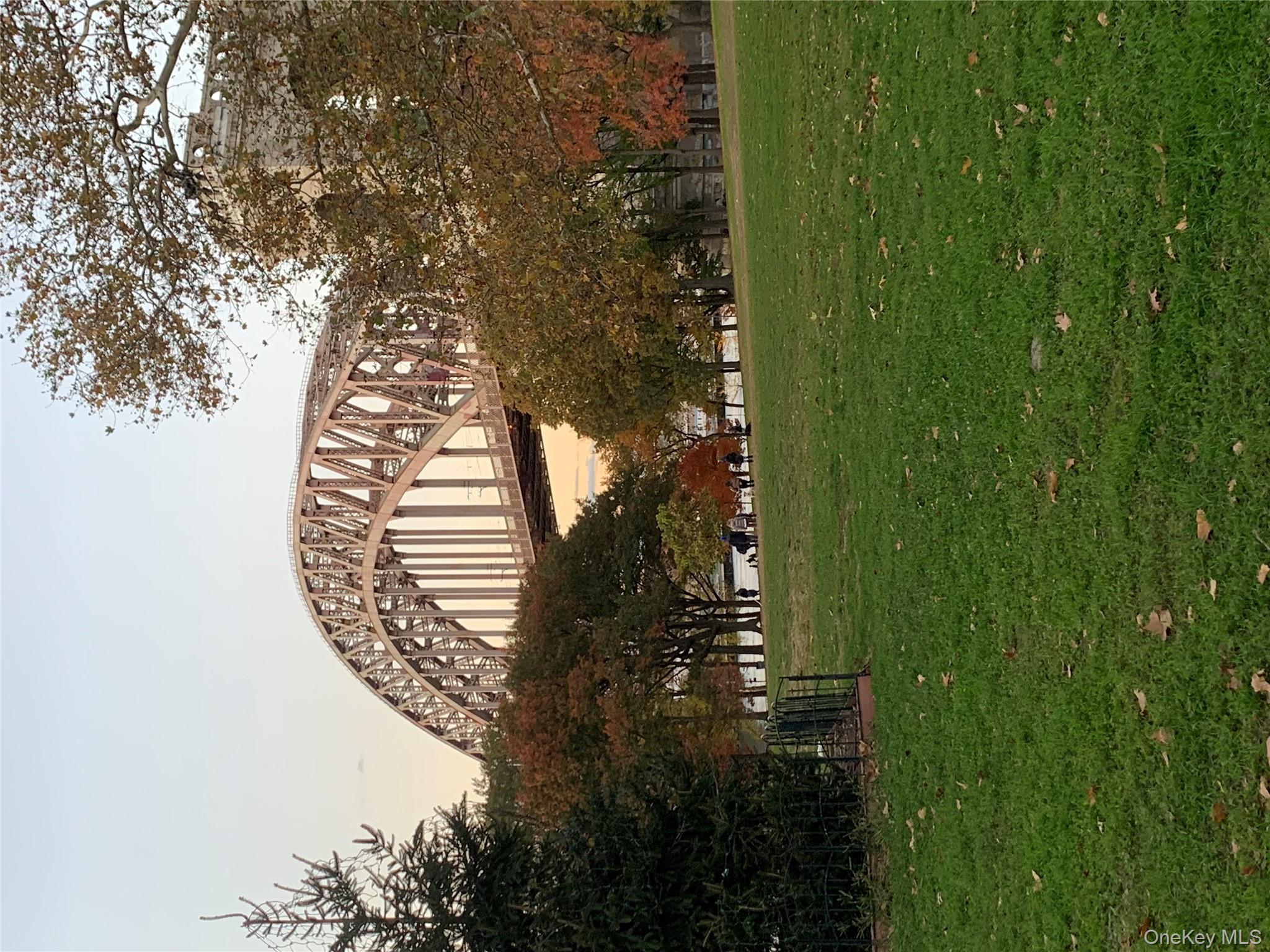 #20 photo, 21-28 35th, Astoria , NY 11105