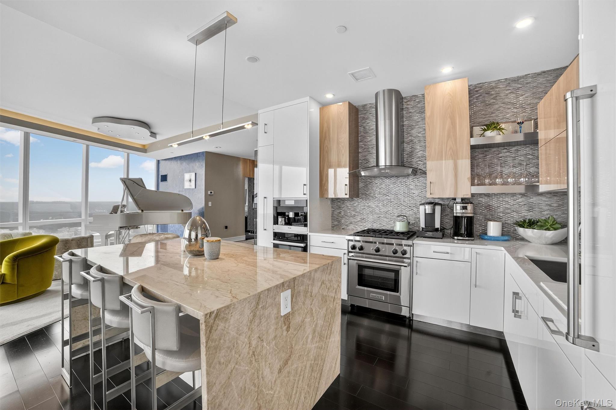 #14 photo, 5 Renaissance Square, White Plains , NY 10601