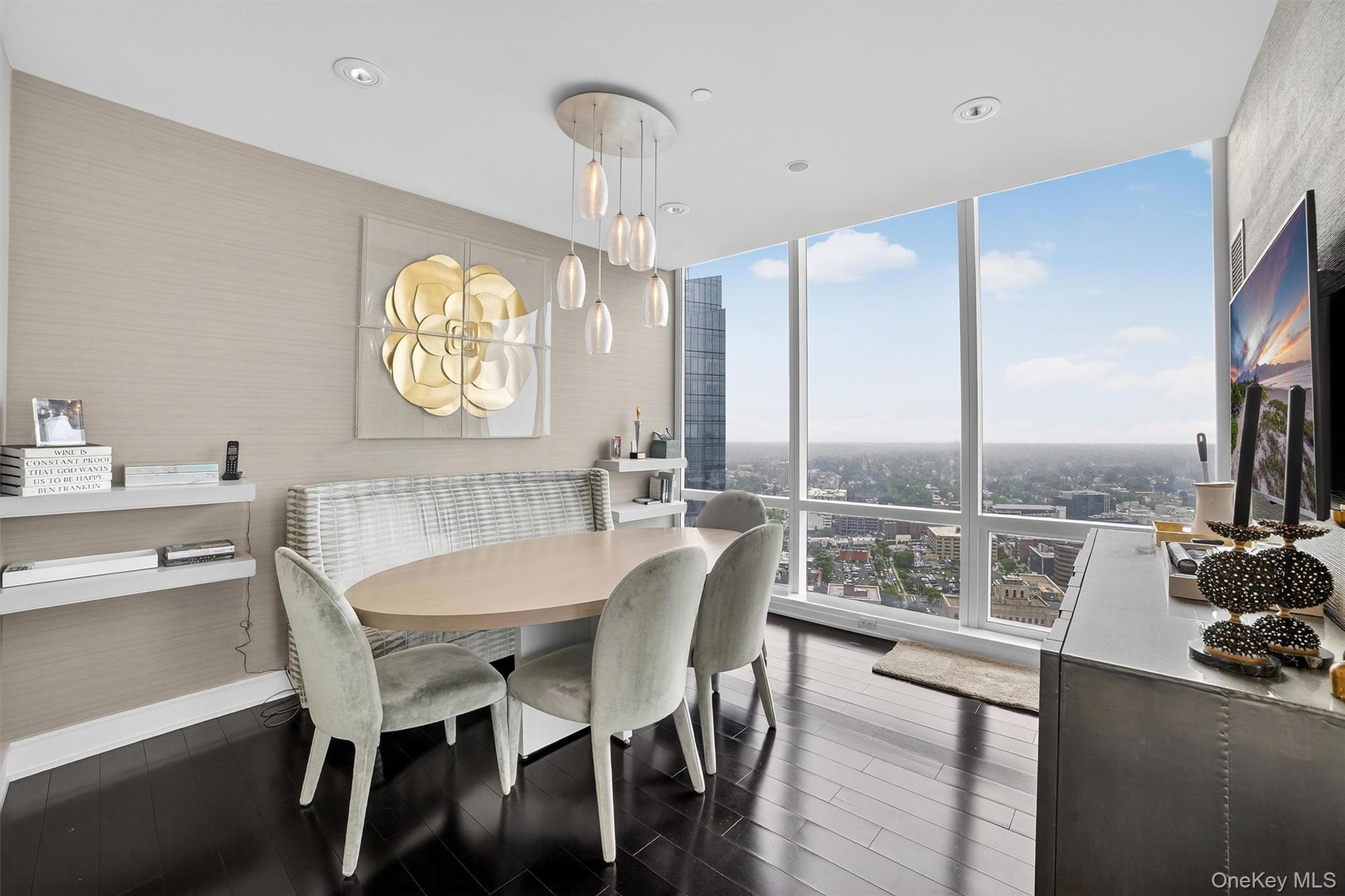 #18 photo, 5 Renaissance Square, White Plains , NY 10601