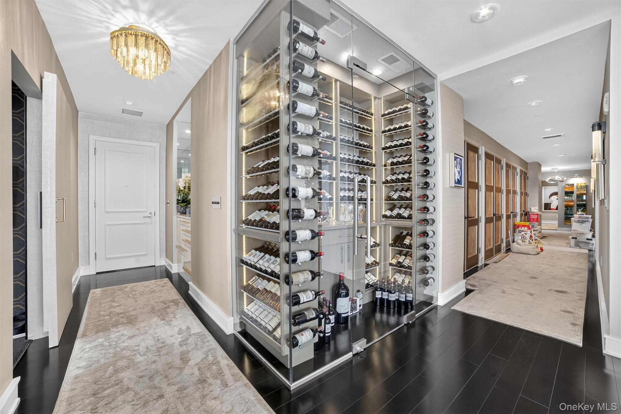 #4 photo, 5 Renaissance Square, White Plains , NY 10601