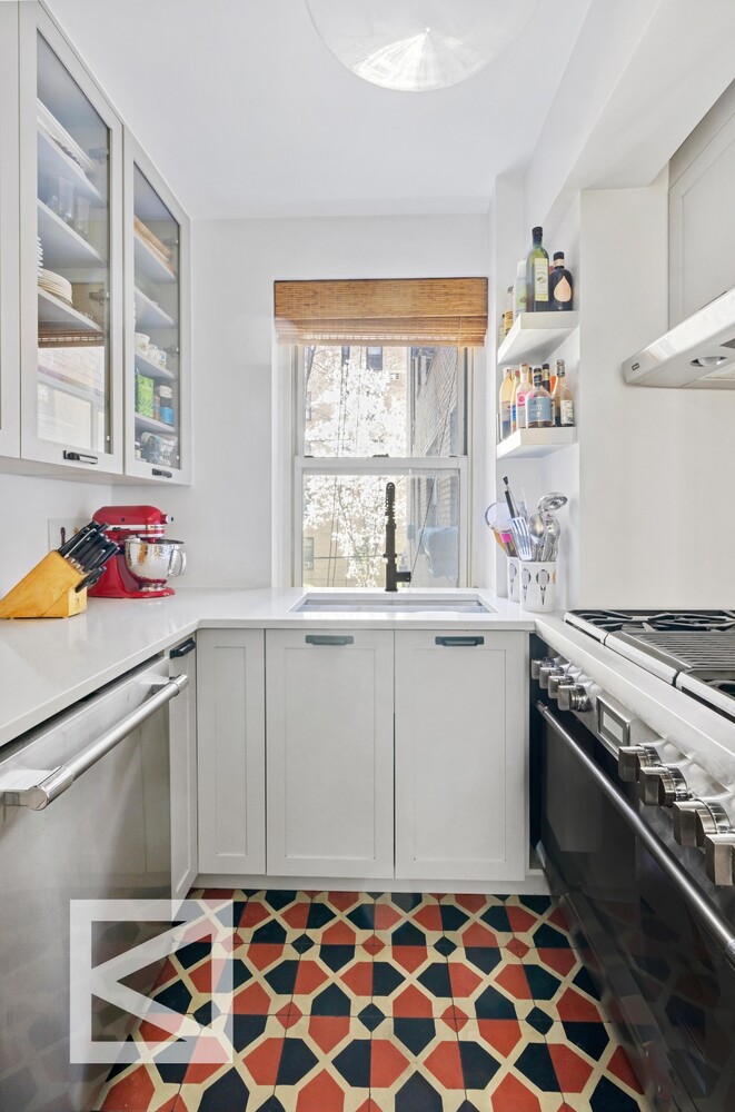 #1 photo, 414 E 52ND Street, マンハッタン Beekman , NY 10022