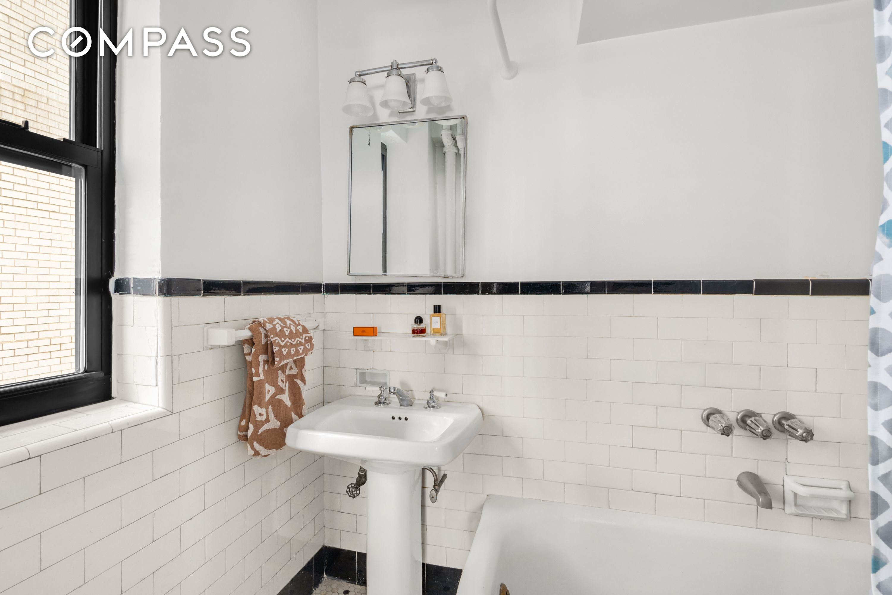 #6 photo, 227 E 57th Street, Midtown East , NY 10022